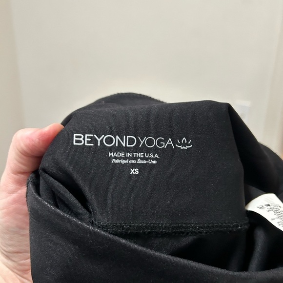 Beyond yoga faux leather like skinny leggings size xl - Picture 6 of 6